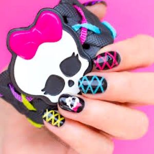 2015 Mattel Monster High Chunky Black Bracelet Skull Pink Bow McDonalds with box